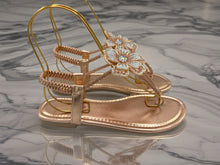 Load image into Gallery viewer, Julie sandals - Rose gold
