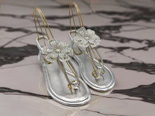 Load image into Gallery viewer, Julie sandals - Silver

