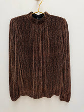 Load image into Gallery viewer, Kylie top - 2 Colours, 4 sizes
