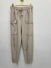 Load image into Gallery viewer, Ariana trousers - 8 colours
