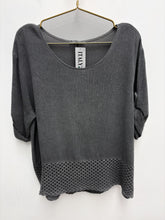 Load image into Gallery viewer, Jackie top - 8 colours
