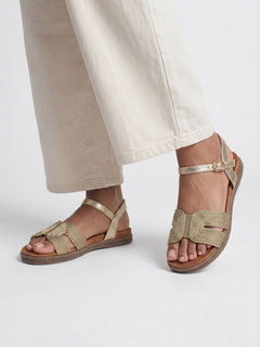 Load image into Gallery viewer, Oasis Sandals - Gold
