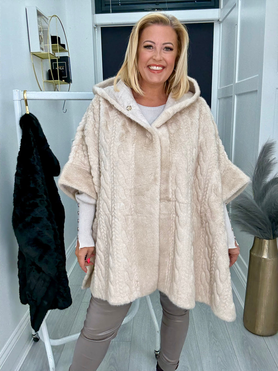 Honey cape - 3 colours
