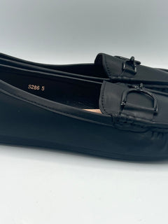 Load image into Gallery viewer, Zara loafers - black
