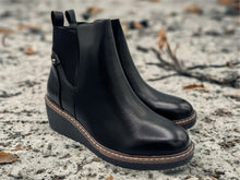 Load image into Gallery viewer, Natalie boots

