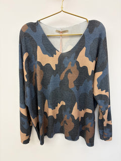 Load image into Gallery viewer, Camo top
