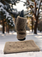 Load image into Gallery viewer, Penny Gloves - 5 colours
