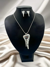 Load image into Gallery viewer, Leila Necklace &amp; Earrings Set
