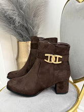 Load image into Gallery viewer, Zelda boots - Chocolate brown
