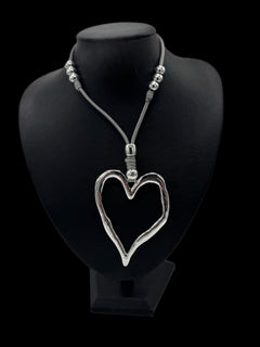 Load image into Gallery viewer, Heidi Necklace
