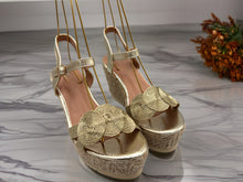 Load image into Gallery viewer, Courtney wedges
