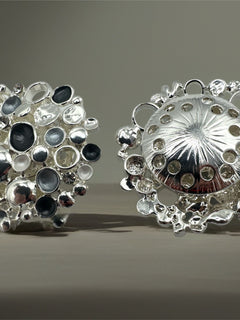 Load image into Gallery viewer, Sophie Magnetic Brooch
