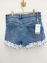Load image into Gallery viewer, Missy shorts - 6 sizes
