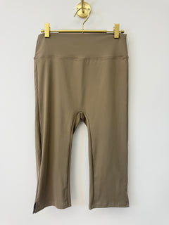 Load image into Gallery viewer, Esme Capri Leggings- 2 Sizes
