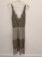Load image into Gallery viewer, Shelly dress - 4 colours
