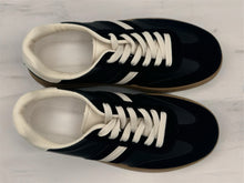 Load image into Gallery viewer, Kirsty trainers
