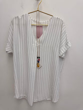 Load image into Gallery viewer, Fran top - 5 colours
