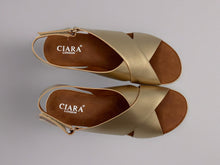 Load image into Gallery viewer, Clara wedges - gold
