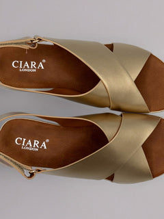 Load image into Gallery viewer, Clara wedges - gold
