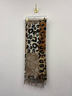 Load image into Gallery viewer, Zara Scarf
