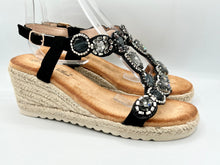 Load image into Gallery viewer, Anna wedges - black
