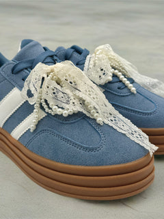 Load image into Gallery viewer, Pearly trainers - Blue
