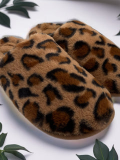 Load image into Gallery viewer, Callie slippers
