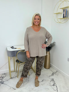 Load image into Gallery viewer, Marcy magic trousers

