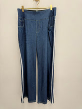 Load image into Gallery viewer, Alison jeans - 2 colours, 3 sizes
