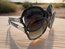 Load image into Gallery viewer, Hayley Sunglasses - 2 Colours
