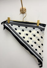 Load image into Gallery viewer, Dotty scarf - 4 Colours
