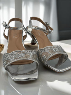 Load image into Gallery viewer, Trinity heels - silver
