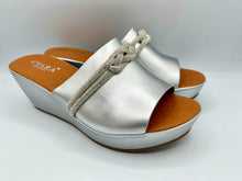 Load image into Gallery viewer, Carey wedges - silver
