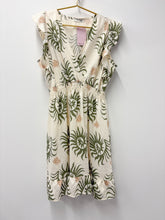 Load image into Gallery viewer, Saskia dress
