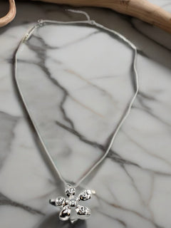 Load image into Gallery viewer, Daisy Necklace
