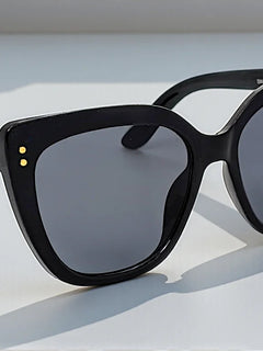 Load image into Gallery viewer, Daisy Sunglasses
