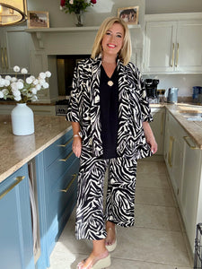 Helen Jacket. DUE BACK IN TOMORROW 27/8. Do your notify me’s
