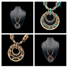 Load image into Gallery viewer, Shelly Necklace - 2 Colours
