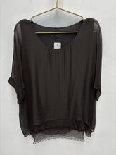 Load image into Gallery viewer, Leila top - 13 colours
