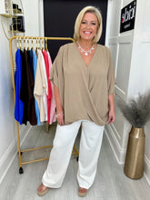 Load image into Gallery viewer, Leanne top - 10 colours
