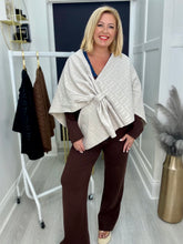 Load image into Gallery viewer, Freya cape - 3 colours
