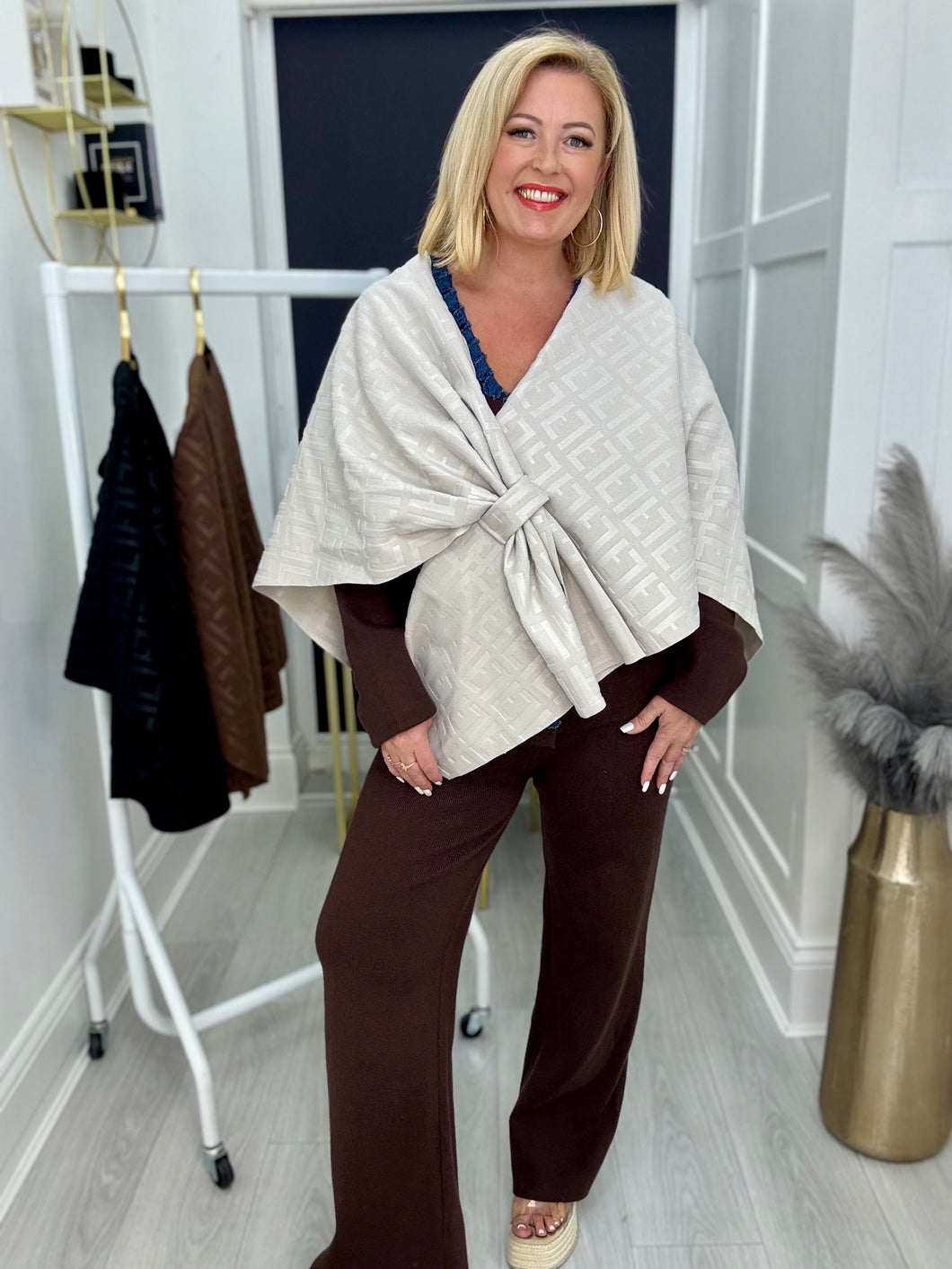 Freya cape - 3 colours