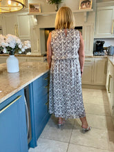 Load image into Gallery viewer, Libby dress - 4 sizes
