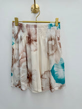 Load image into Gallery viewer, Poppy shorts - 5 colours
