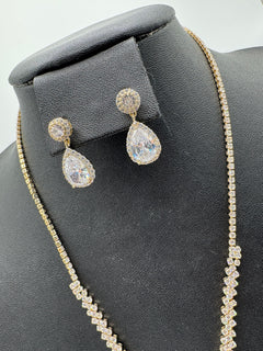 Load image into Gallery viewer, Louisa Wedding Necklace &amp; Earring Set
