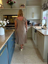 Load image into Gallery viewer, Josie dress - 2 colours

