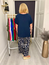 Load image into Gallery viewer, Lynn top - 11 colours

