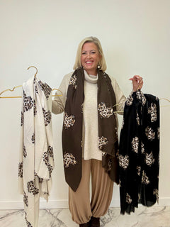Load image into Gallery viewer, Esme Scarf
