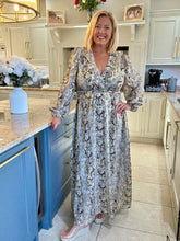 Load image into Gallery viewer, Sabrina dress - 4 sizes
