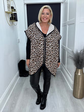 Load image into Gallery viewer, Leopard gilet
